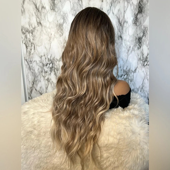 Front  Lace Closure Balayage Blonde Wig 26 Inch long Natural look - Picture 7 of 10